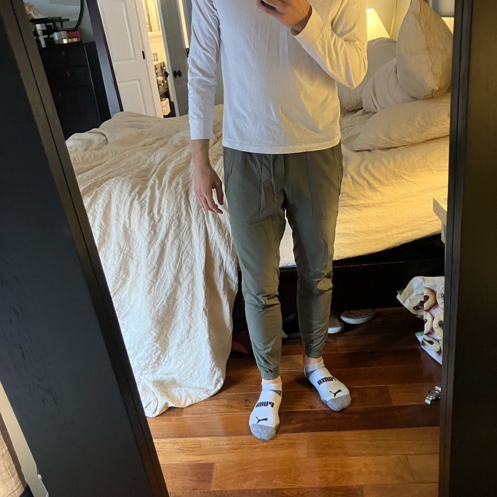 lululemon athletica Men's Sage Green Joggers